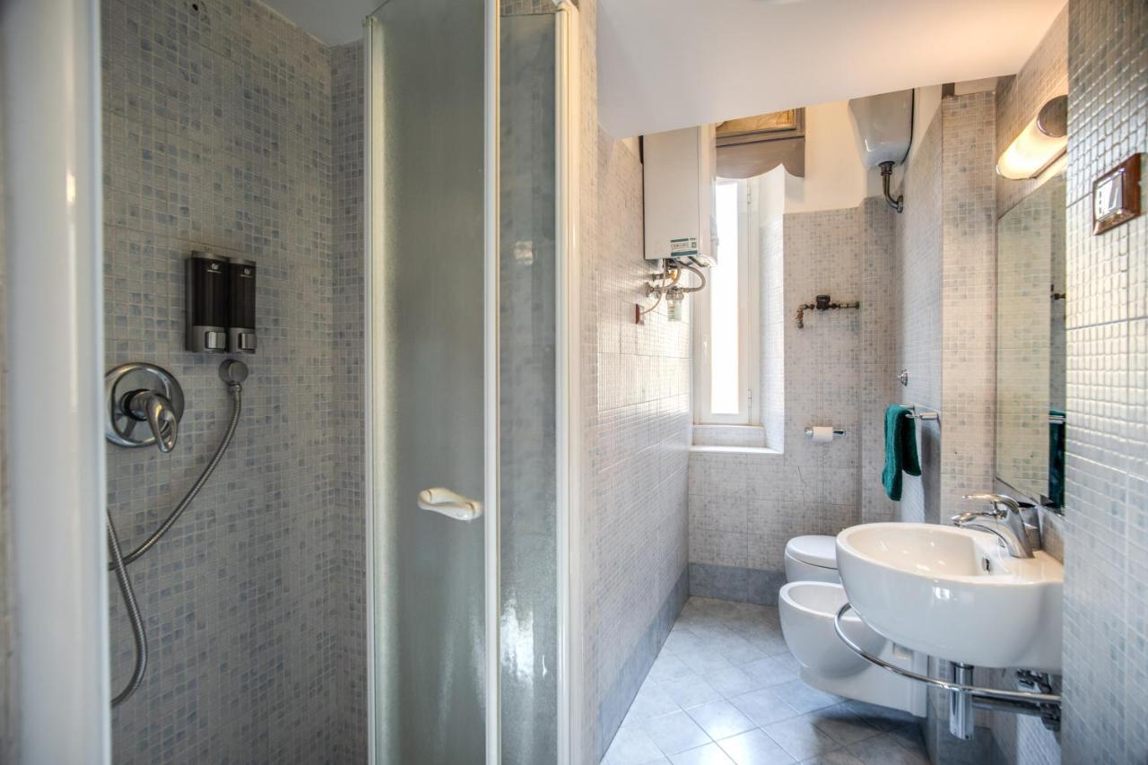 Residenza Regina Apartment Рим Екстериор снимка