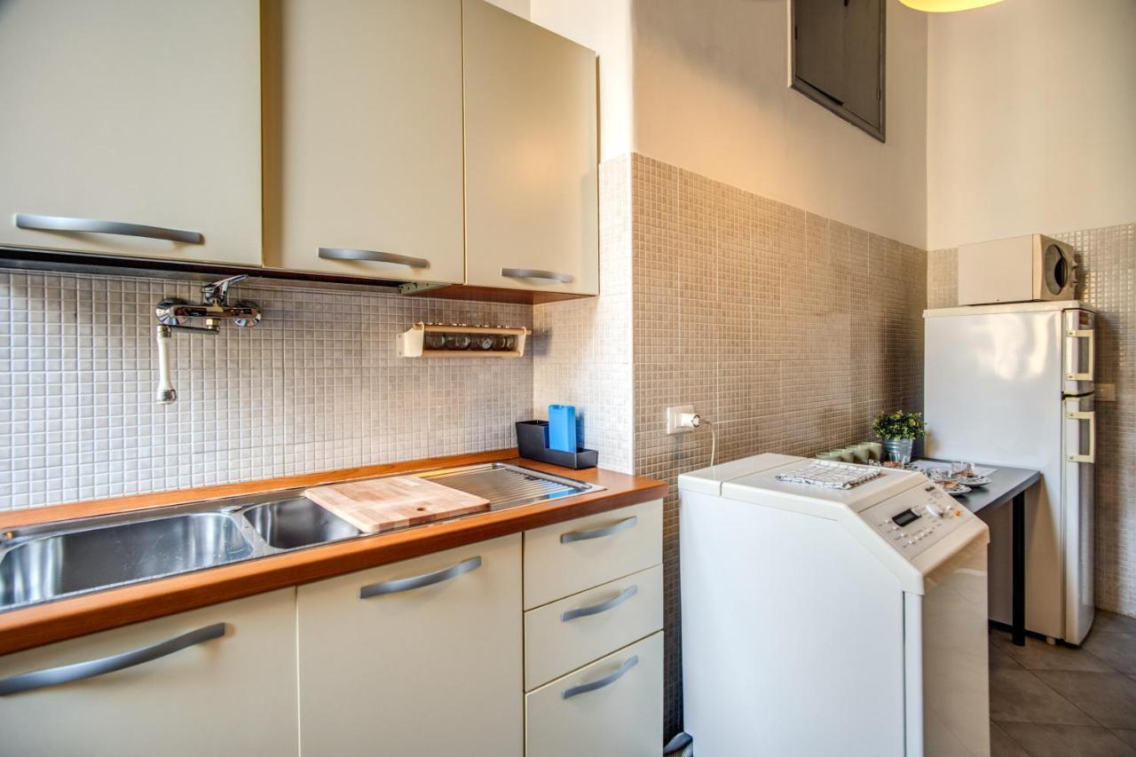 Residenza Regina Apartment Рим Екстериор снимка